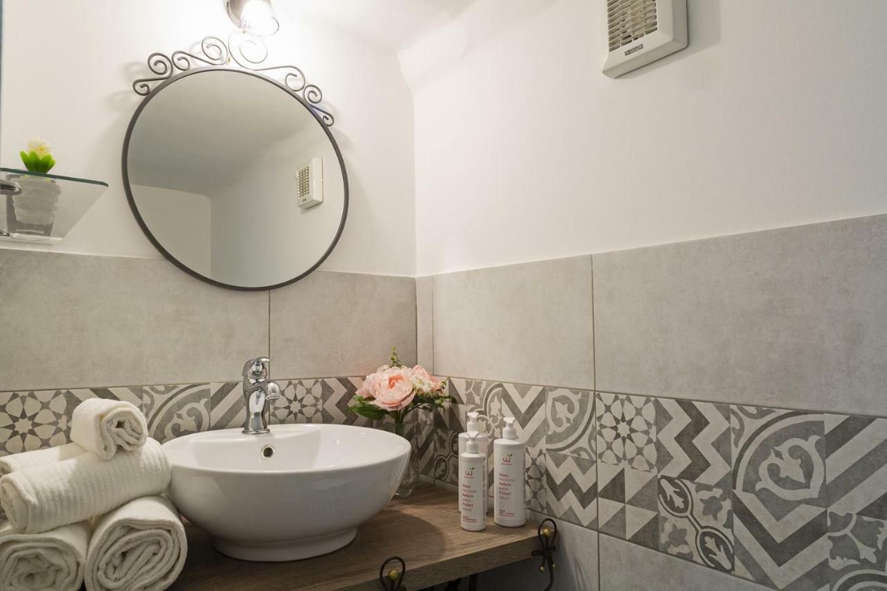 Apartment Casa Rosa Al Molo By Wonderful Italy